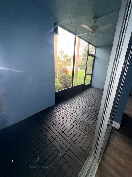 Building Photo - 5920 7th Ave W