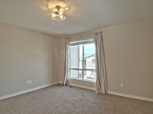 Building Photo - 1374 Sunshine Vly Wy