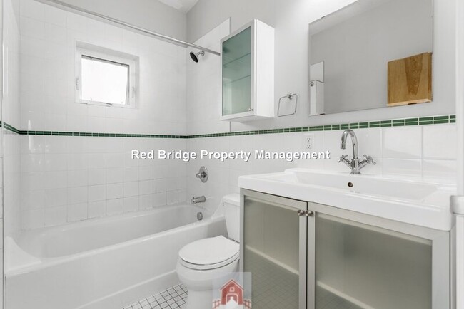 Building Photo - 2320 SE Morrison St