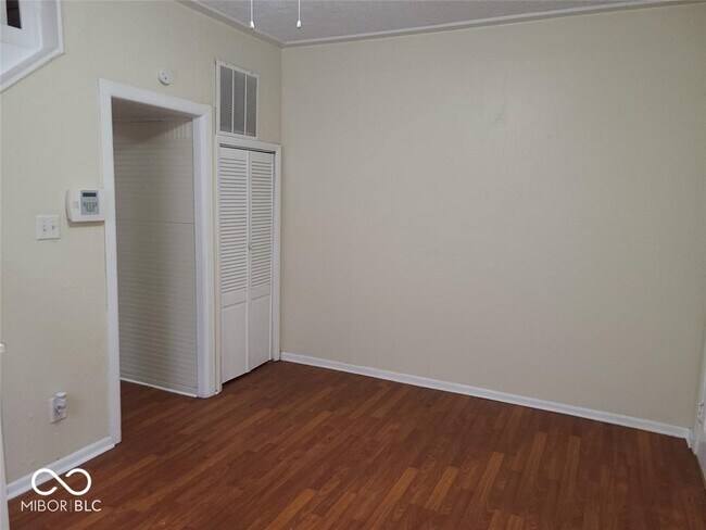Building Photo - 416 N Linwood Ave