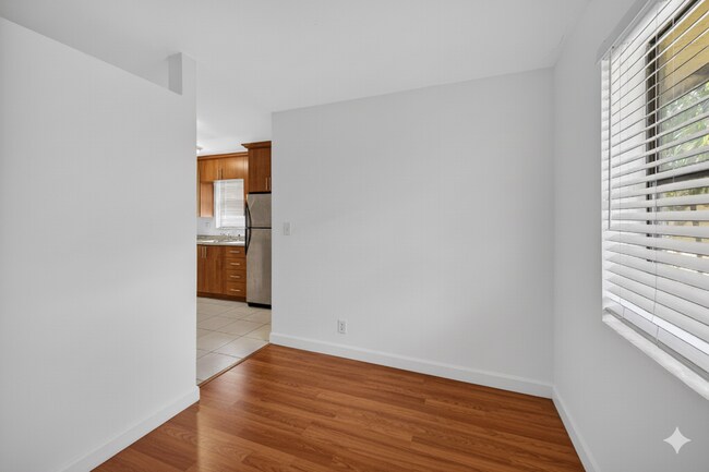 Building Photo - QUICK MOVE IN - FIRST MONTH FREE | Bright & Modern 1-Bedroom Apartment in Prime Oakland Park Loca...
