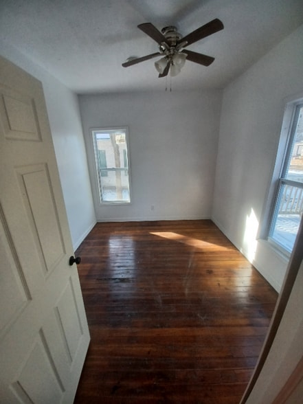 Building Photo - 4427 Madison Ave