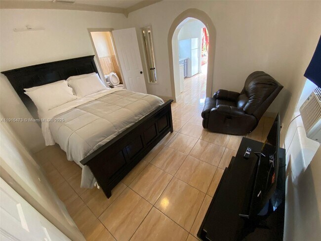 Building Photo - 436 E Evanston Cir