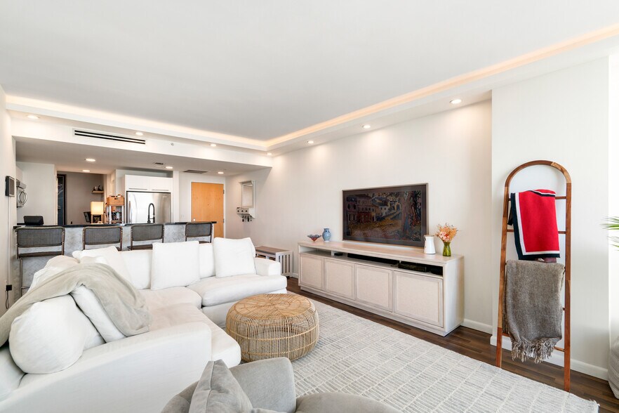 Building Photo - 244 Biscayne Blvd