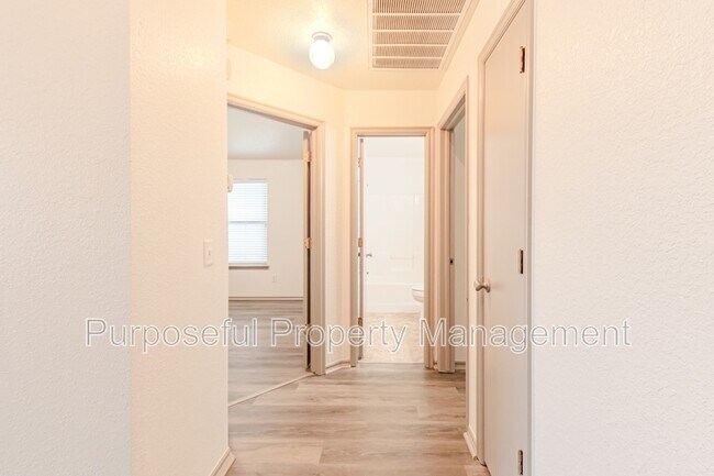 Building Photo - 16416 Oconee Creek Dr