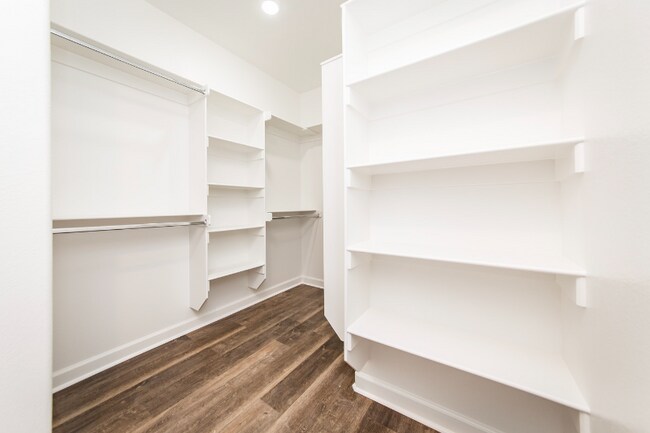Building Photo - 17304 Hollow Pine Dr