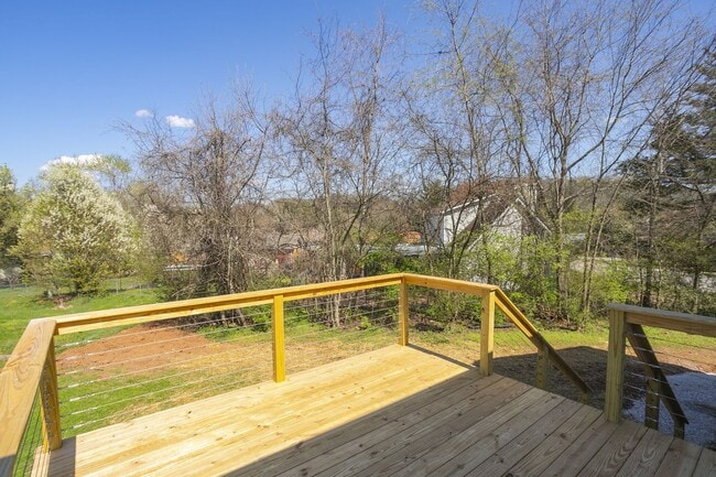 Building Photo - Available June. Large house, fenced back yard, renovated, fenced back, pets ok, great for house s...