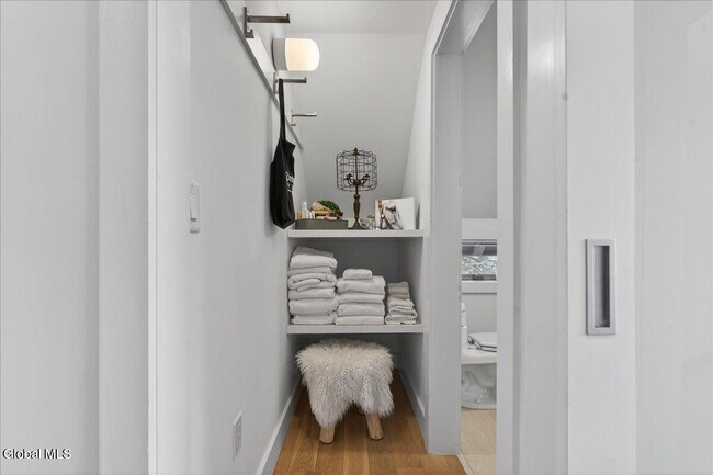 Building Photo - 5 Swanner Ln