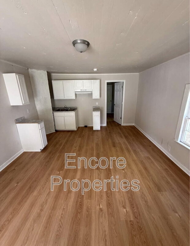 Building Photo - 1408 Roanoke St