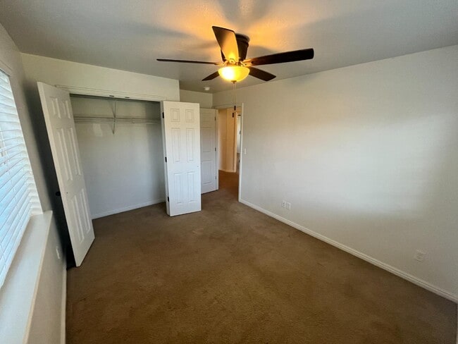 Building Photo - 2525 450 S