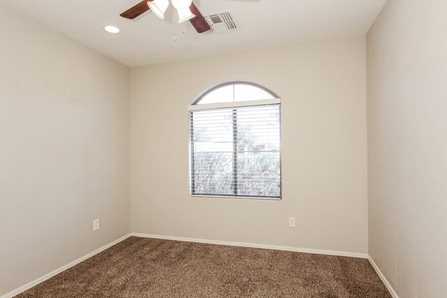 Building Photo - 372 S 151st Ave