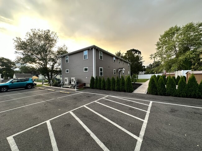 Building Photo - James Apt