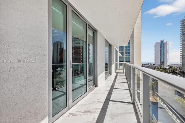 Building Photo - 300 Sunny Isles Blvd