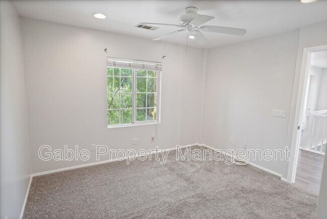 Building Photo - 27210 Valderrama Dr