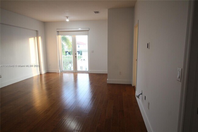 Building Photo - 10564 NW 70th Ln