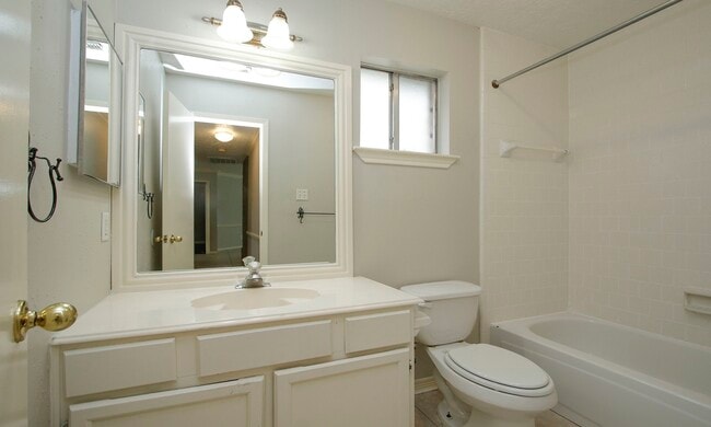 Building Photo - 18531 Lippizaner Dr