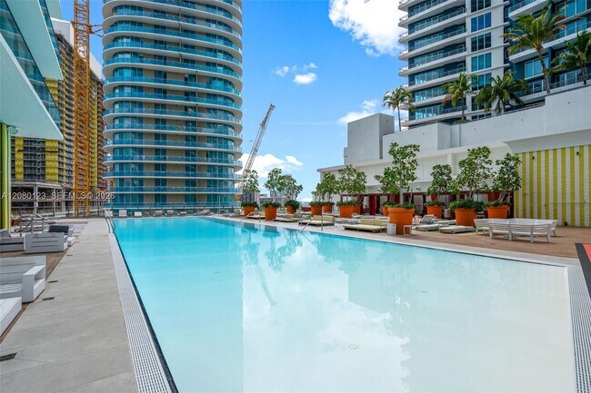 Building Photo - 1300 S Miami Ave