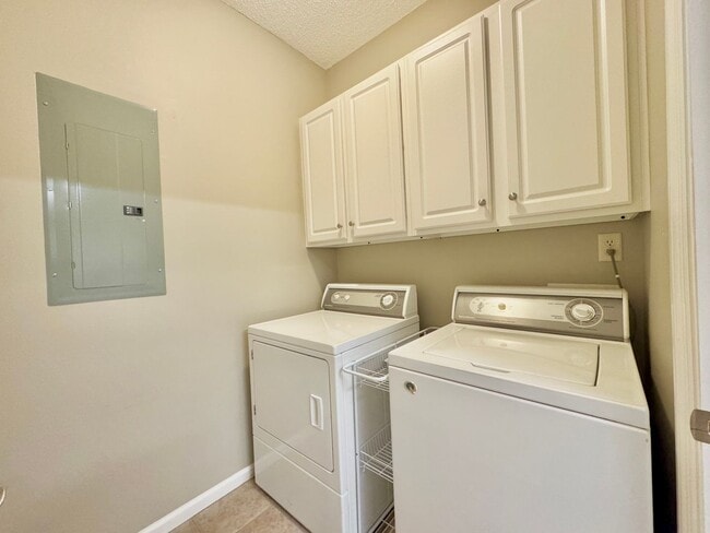 Building Photo - Beaver Creek 3 Bedroom/2 Bathroom Condo