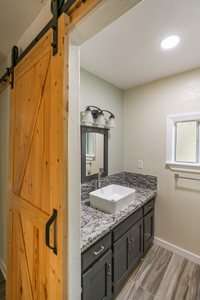 Building Photo - 1292 Aleutian Dr