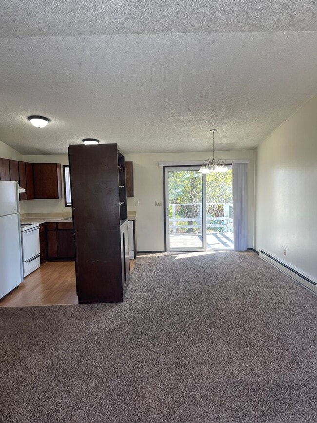 Building Photo - 2 Bedroom Duplex in Spokane Valley **Avail...