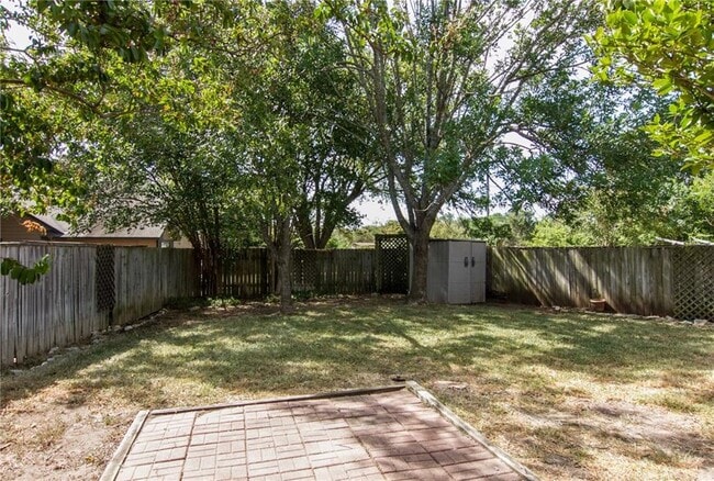 Building Photo - 6415 Jennings Dr