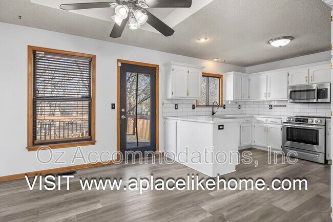 Building Photo - 313 S Darrowby Dr