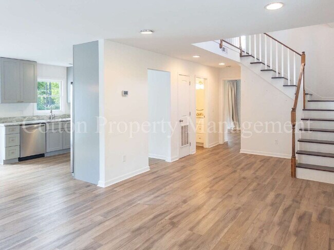 Building Photo - 824 Haymarket Ln