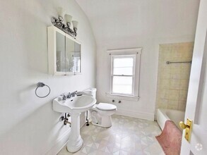 Building Photo - Convenient Showings — No Appointment Needed!
