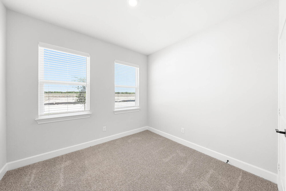 Building Photo - 232 Live Oak Ln