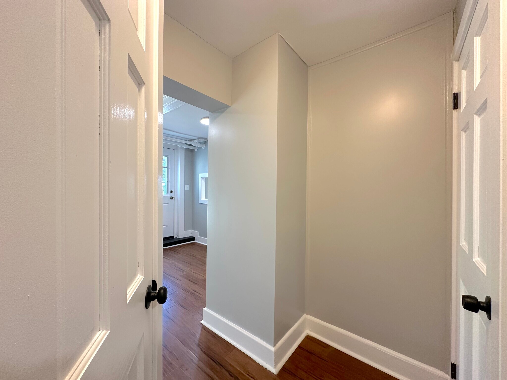 Building Photo - 202 Grand St