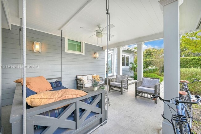 Building Photo - 150 NE 50th St