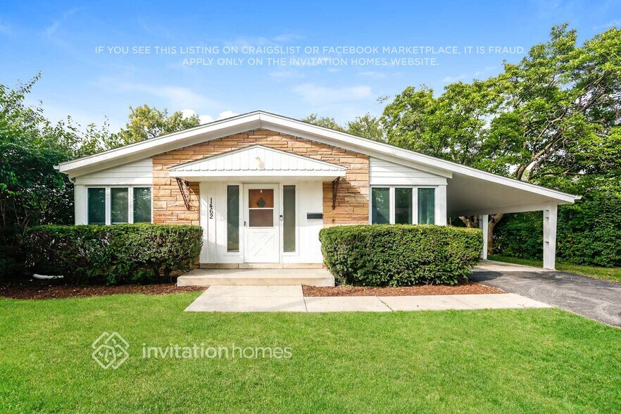 Primary Photo - 1462 Deerfield Rd