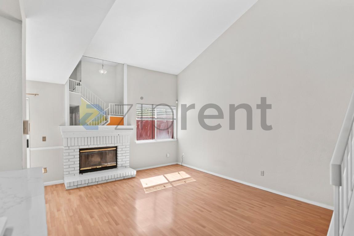 Building Photo - Unit
