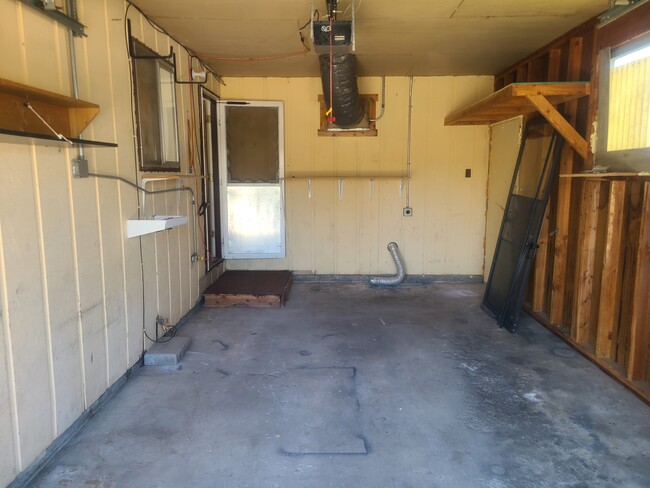 Building Photo - 117 Ranch Dr