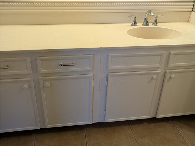 Building Photo - 7520 Hornwood Dr