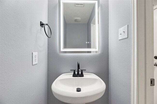 Building Photo - 10902 Tobar Falls Cir