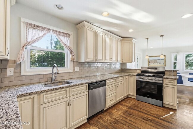 Building Photo - 19 Carole Dr