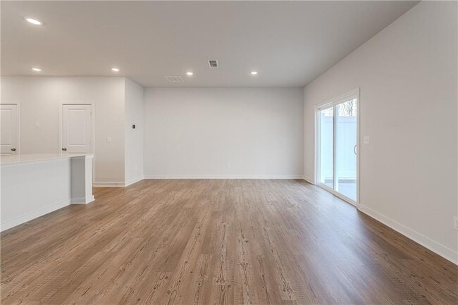 Building Photo - 7325 Mulberry St