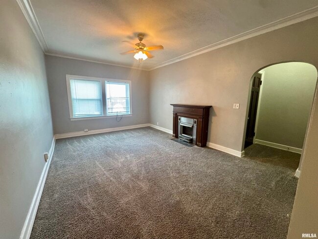 Building Photo - 2028 7th Ave