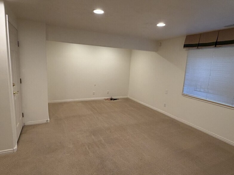 Building Photo - 14009 Old Dobbin Ln