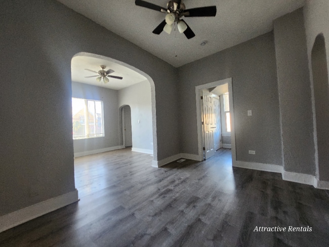 Building Photo - 7321 S Kenwood Ave