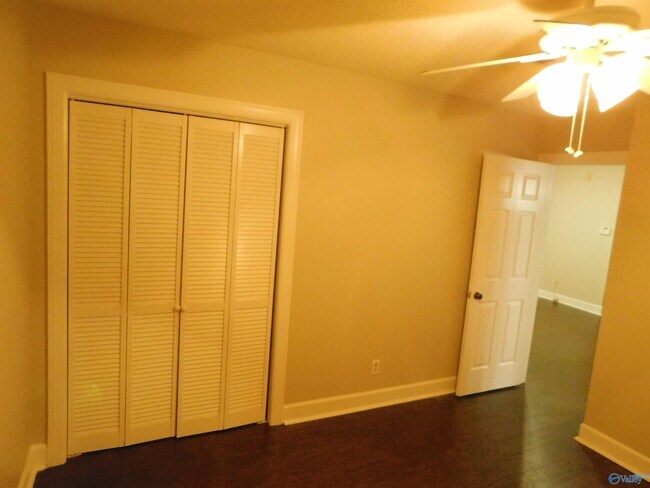 Building Photo - 2111 Epworth Dr NE