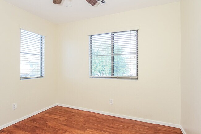 Building Photo - 2519 N 148th Dr