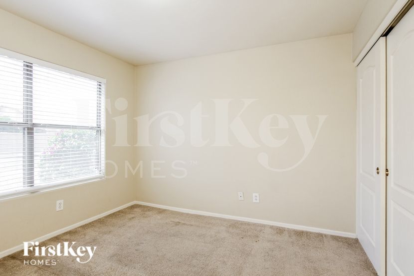 Building Photo - 2405 N 128th Dr