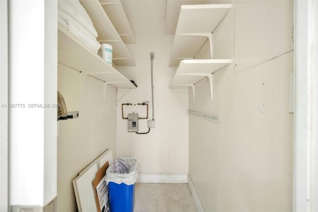 Building Photo - 100 Edgewater Dr