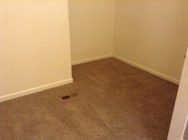 Building Photo - Beautiful Exective Home in D'Andrea