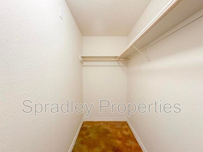 Building Photo - 1040B Mason Dr