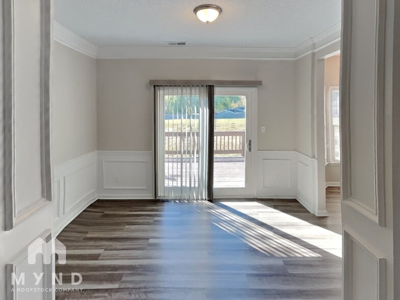 Building Photo - 9043 Silver Coach Ln