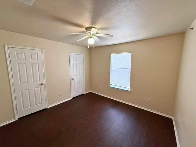 Building Photo - 10822 Mathom Landing