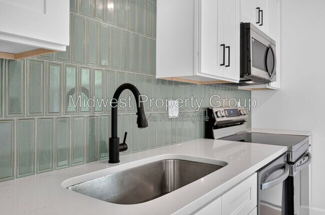 Building Photo - 13 S Perry Cir